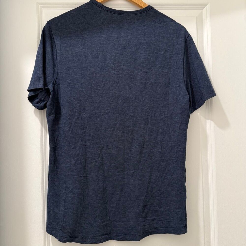 Lululemon Men’s T-Shirt Size M in Blue